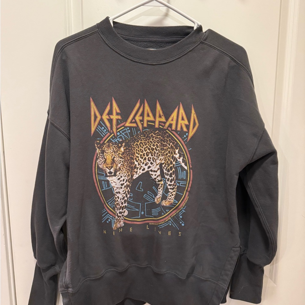 Abercrombie & Fitch Black Def Leppard Leopard Graphic Crewneck